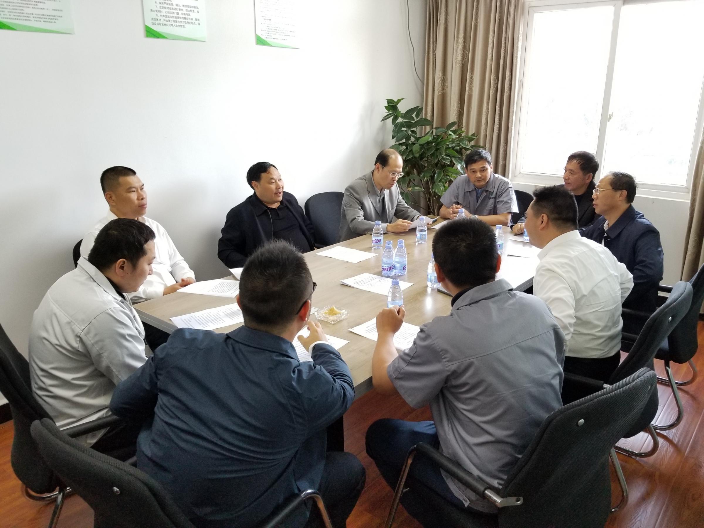 省供銷社主任張作興深入福建鑫源肥業(yè)調(diào)研指導(dǎo)工作