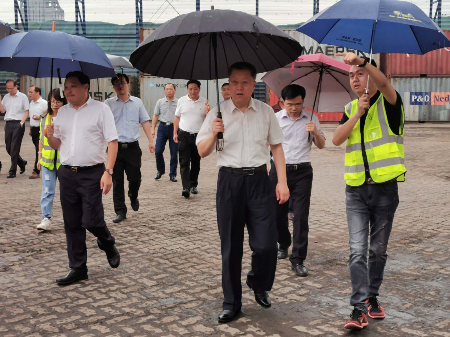 中華全國供銷合作總社黨組成員、理事會(huì)副主任王偉蒞臨省農(nóng)資集團(tuán)南方物流中心調(diào)研指導(dǎo)工作