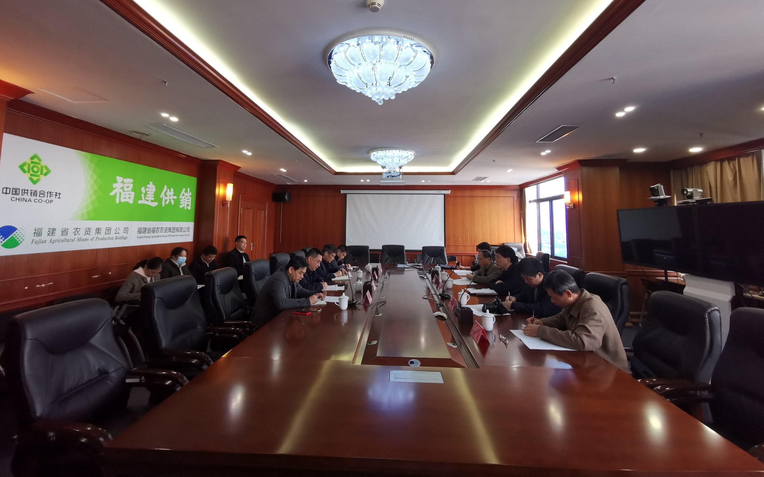 省紀委監(jiān)委駐農(nóng)業(yè)農(nóng)村廳紀檢監(jiān)察組組長嚴志銘一行到集團公司調(diào)研指導(dǎo)