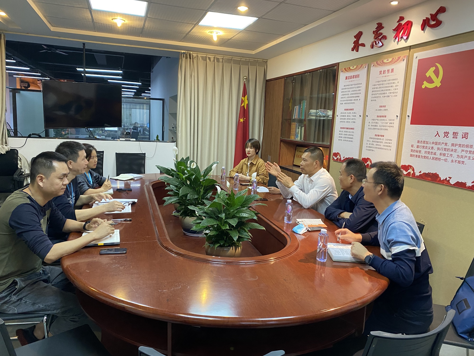 省供銷社黨組成員、副主任占飛豹到廈門公司調(diào)研指導