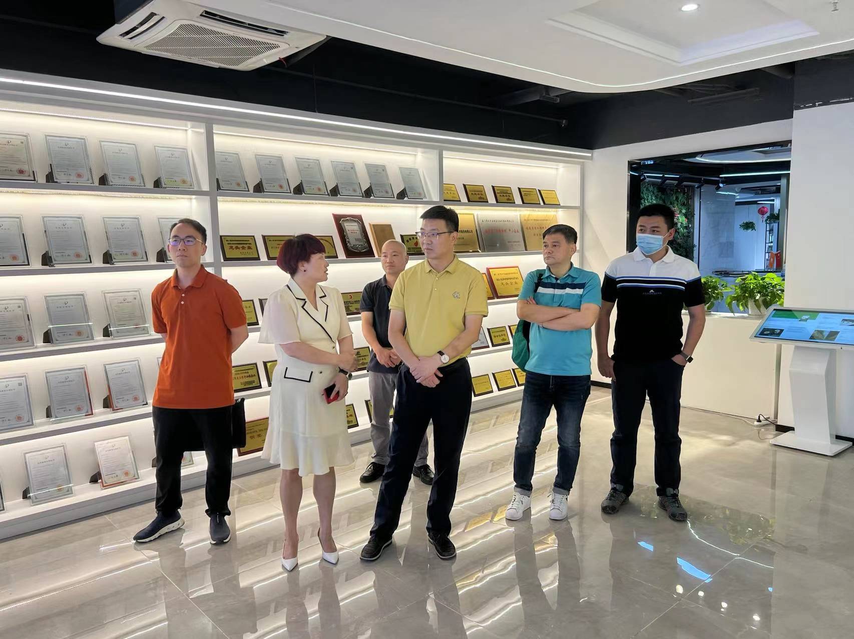 集團(tuán)公司黨委書記、董事長(zhǎng)吳基好赴廈門江平生物考察調(diào)研